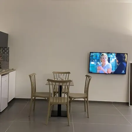 Milu's ゲストハウス 4*